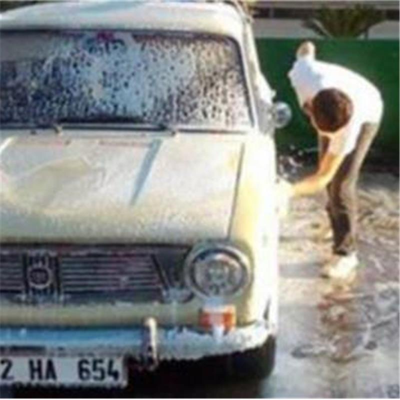 ARABA YIKARKEN ELEKTRİK ÇARPTI